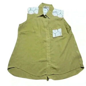 Altar’s State button down with lace detail size L